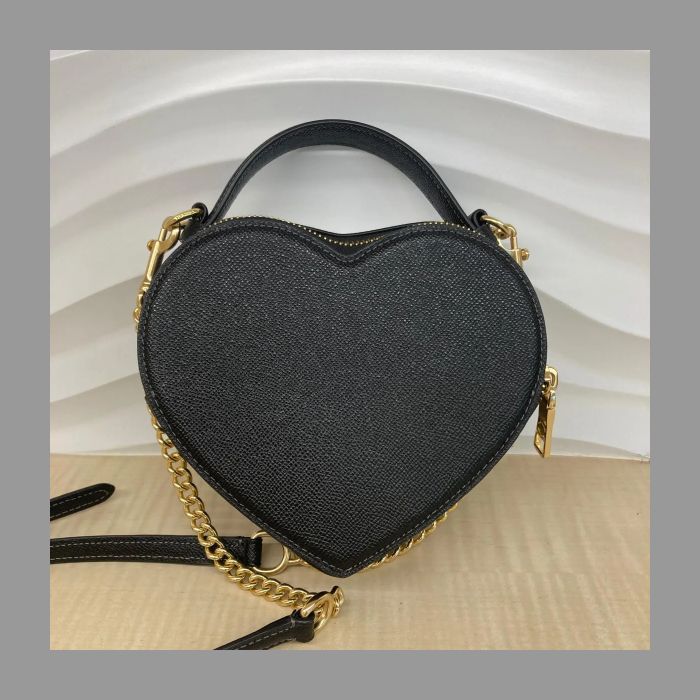 美品】 COACH （コーチ） ﾊｰﾄ ｸﾛｽﾎﾞﾃﾞｨ ｼｮﾙﾀﾞｰﾊﾞｯｸﾞ バッグ