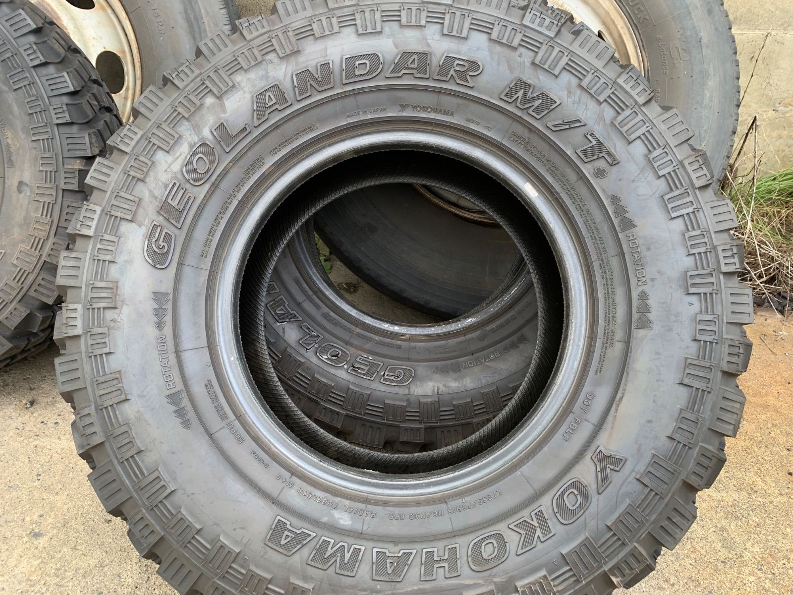 ヨコハマ GEOLANDAR M T LT285 75R15