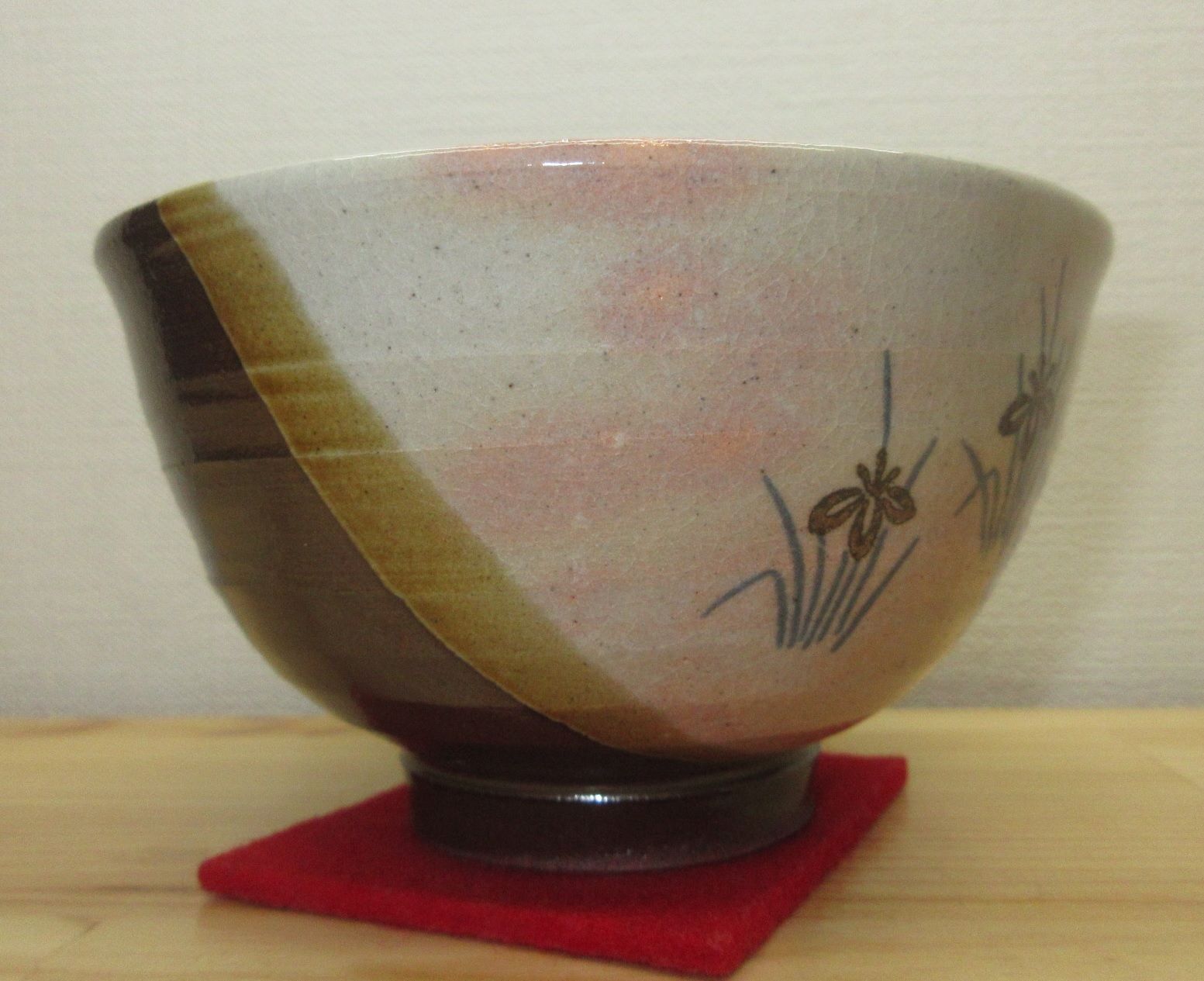送料込【逢絢亭・新品】茶道具 数茶碗 信楽焼 掛分 菖蒲 ５客 西尾香舟 紙箱 逢絢亭・新品】茶道具 数茶碗 信楽焼 掛分 菖蒲の図 5客セット