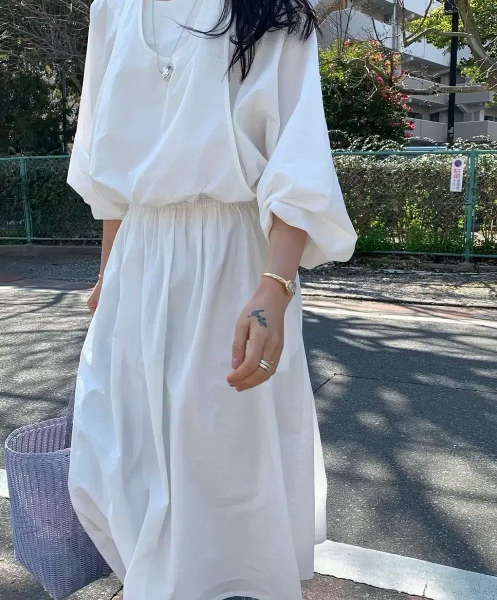 白