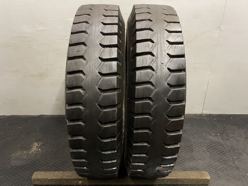 BS V-STEEL LUG L330 225/80R17.5 123/122L 17.5インチ ラグタイヤ 2本 