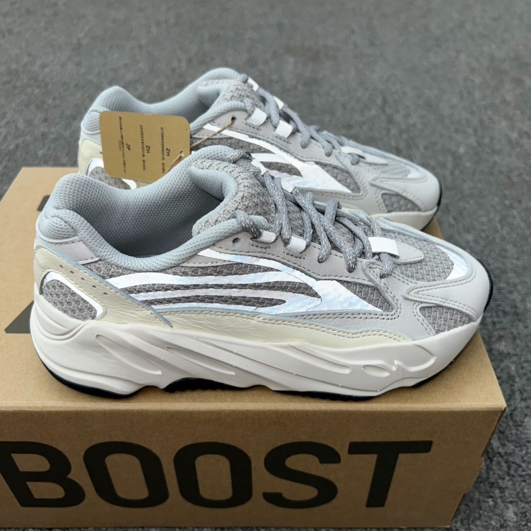 新品 未使用 アディダス Adidas Yeezy Boost 700 V2 STATIC スニーカー 箱付き 全サイズあり - メルカリ