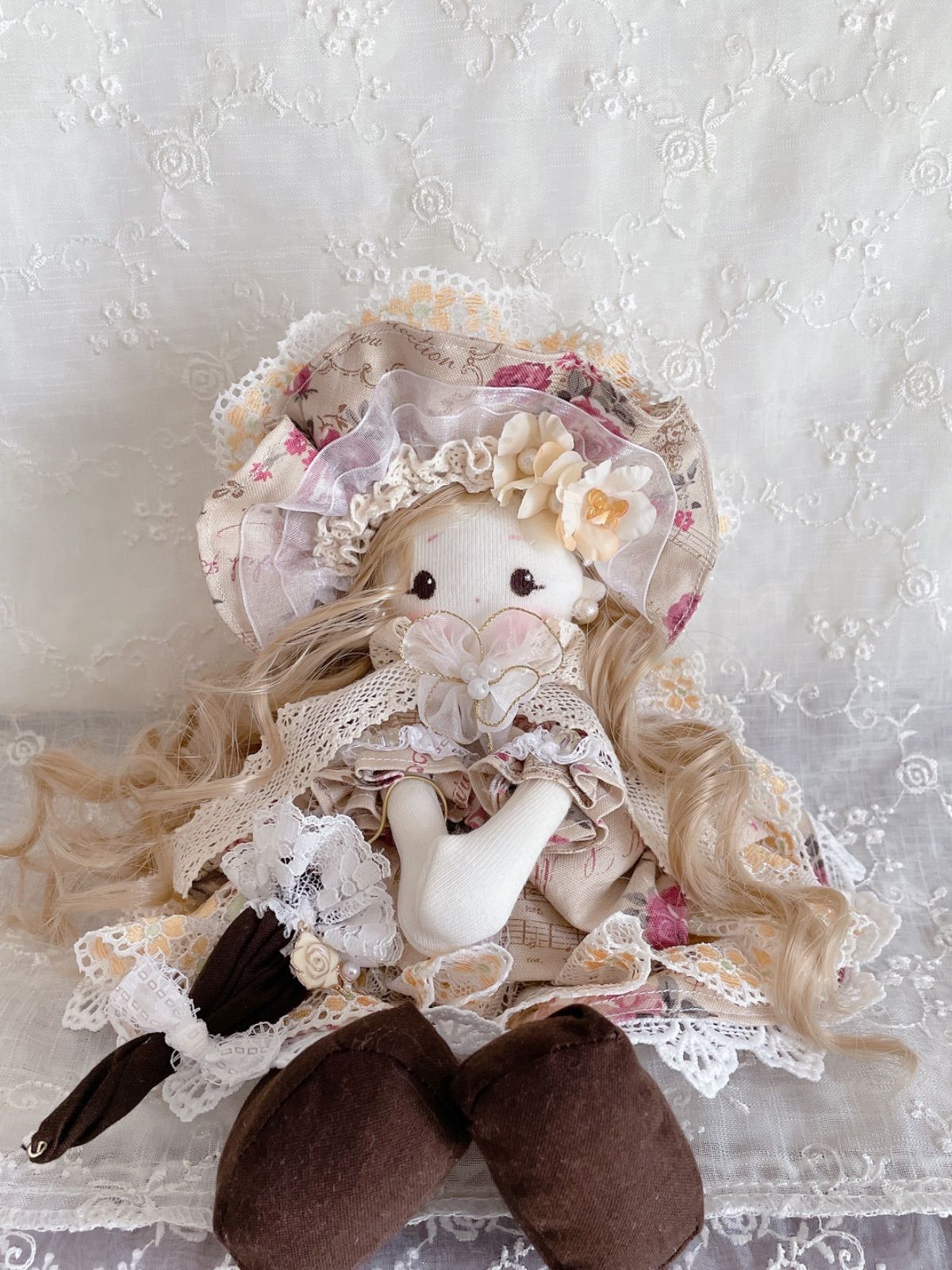 カントリードール♡ハンドメイド♡お人形♡くすみグレーレース♡ ハンドメイドドール カントリードール ロマンティック