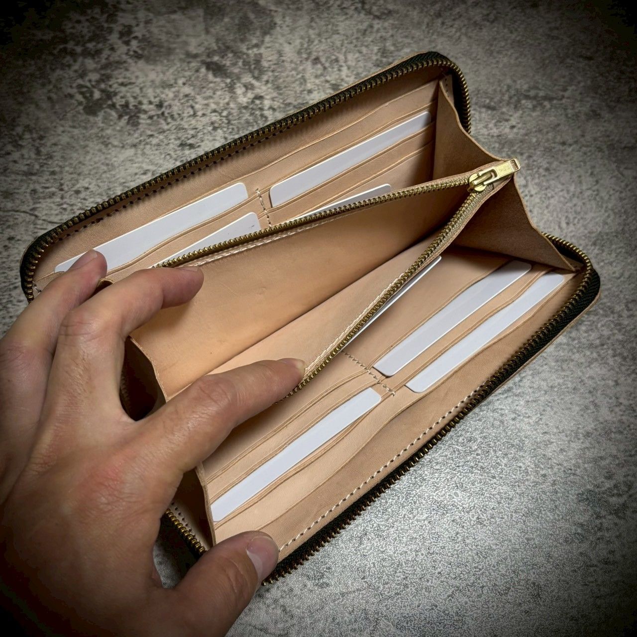 ヌメ 革財布