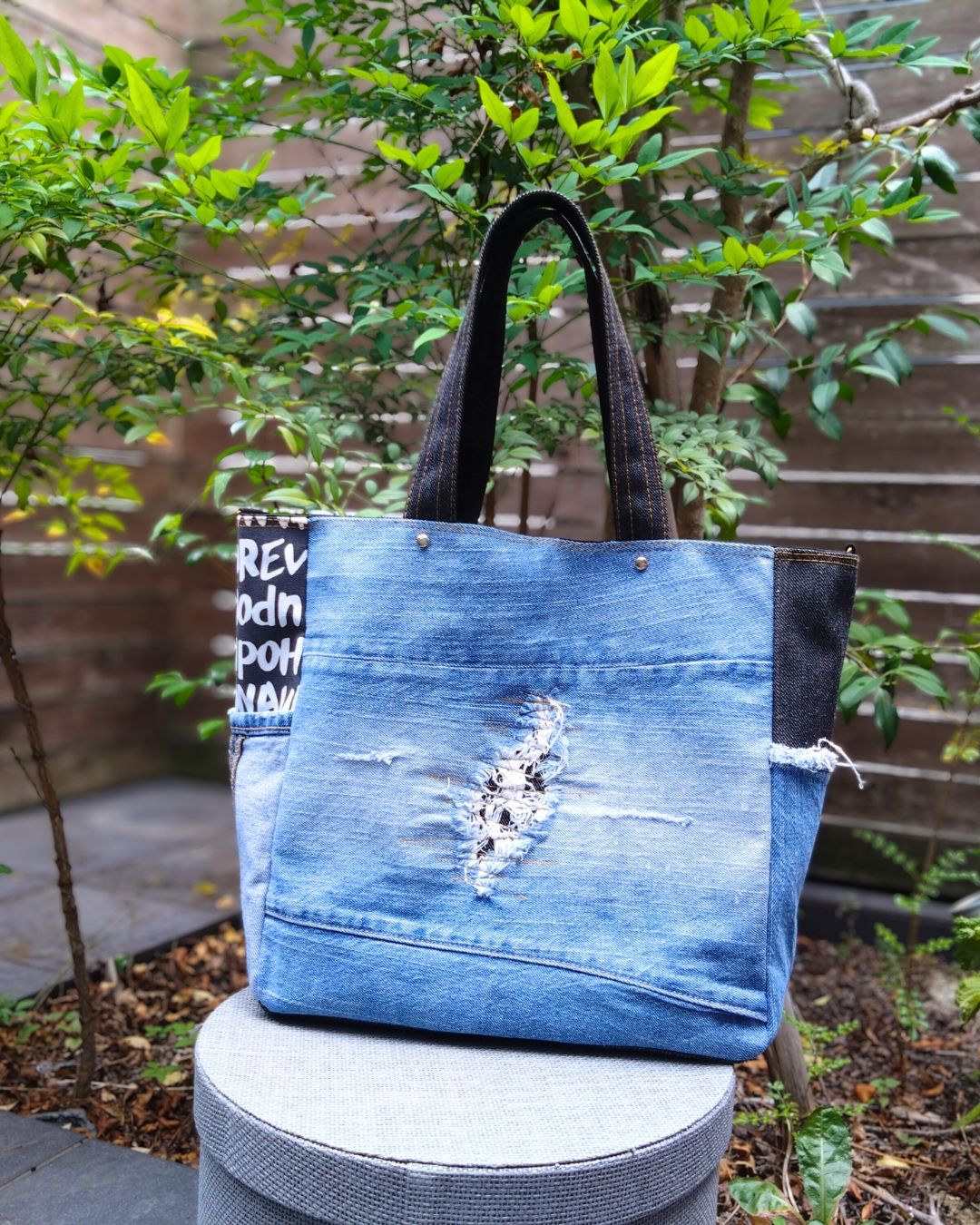 №750【DENIM✖️サイドポケットBIGsize ToteBAG⚮̈🩷】ダメージ