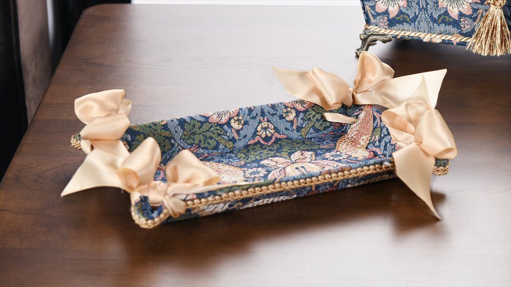 福井利佐の展覧会ポスター、新聞まとめて