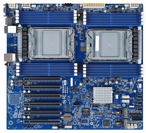 日立コンピューターHITAC8000シリーズ半導体集積回路拡大物
