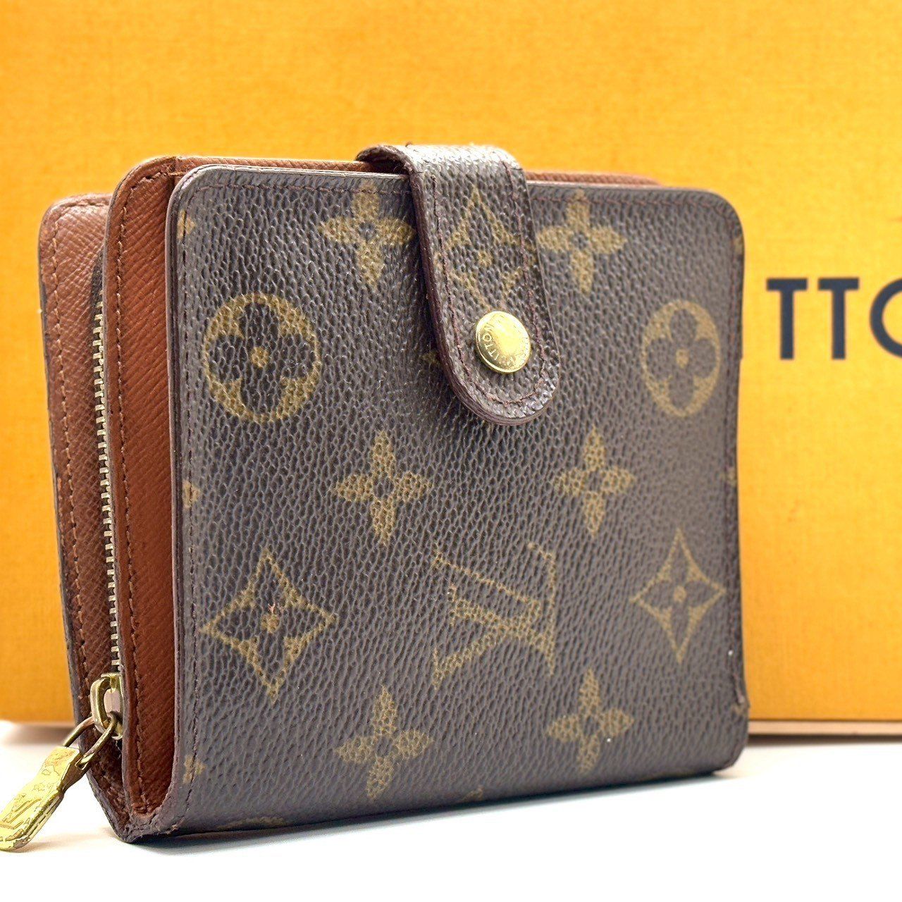 小さな名作贈る】 LOUIS VUITTON ルイヴィトン 二つ折り財布