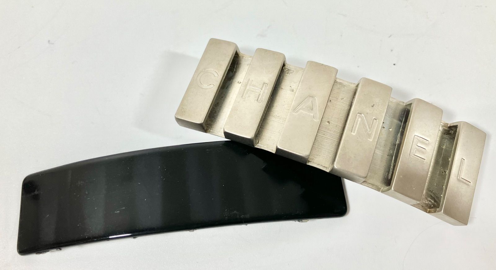 B-6 品 CHANEL シャネル バレッタ ヘアクリップ アクセサリー ブランドロゴ フランス製 シルバーカラー ブラック レディース 2点セット