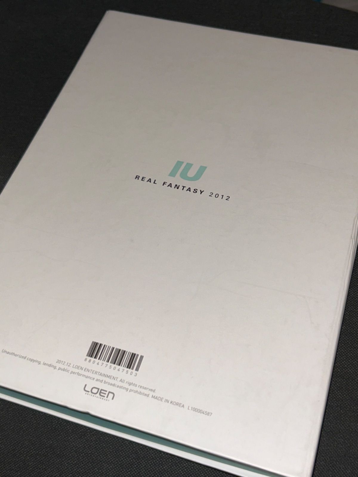 S4120) IU REAL FANTASY 2012 SPECIAL (DVD + 写真集＋トレカ) iu real