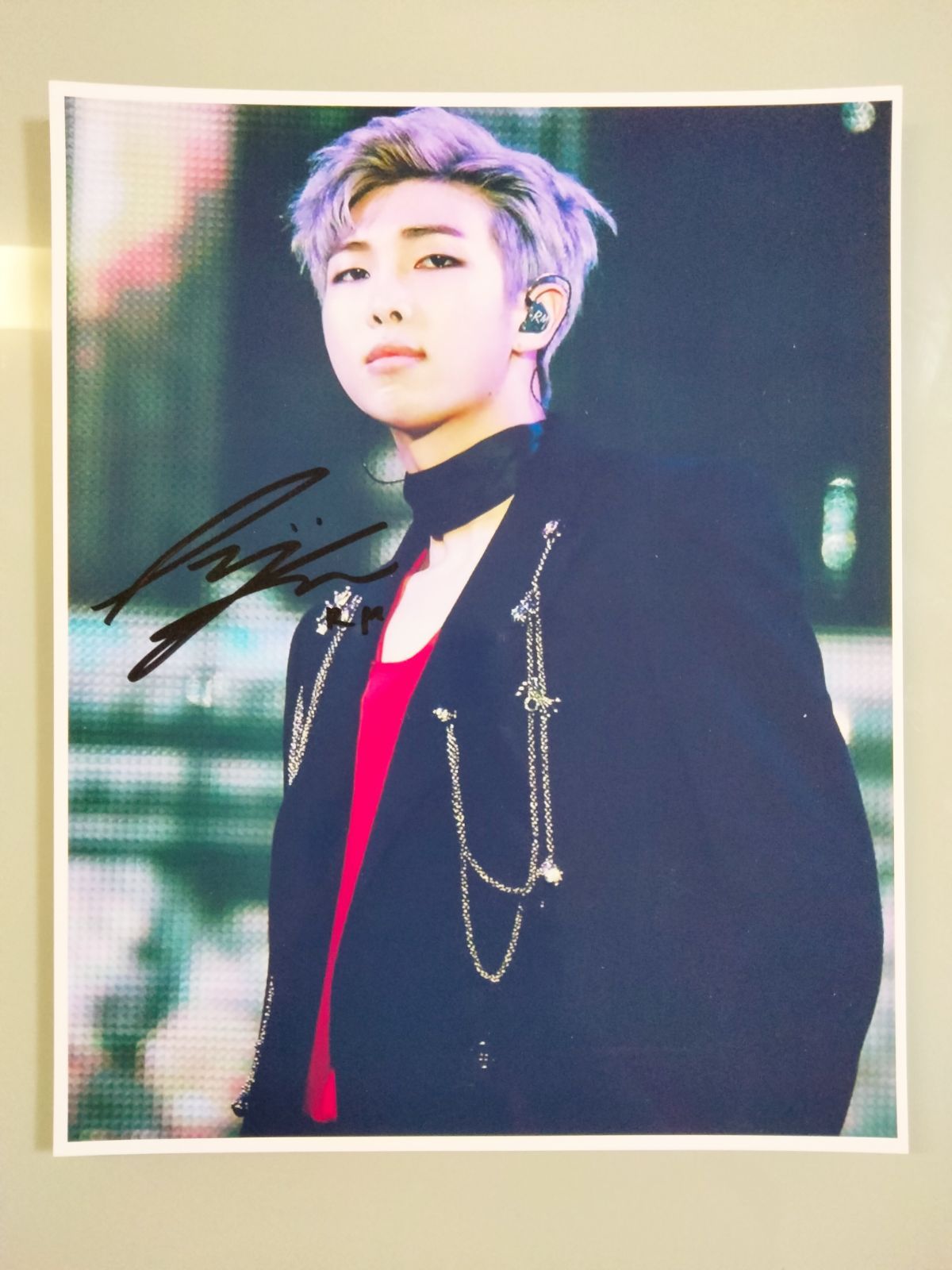 セール中…RM直筆サイン入り超大型写真‥BTS…防弾少年団… Amazon.co.jp: RM直筆サイン入り超大型写真‥BTS…防弾少年団