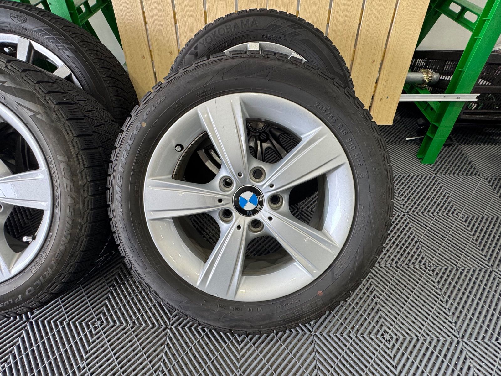 1シリーズ 118スポーツ BMW純正アルミ 冬タイヤ4本セット 205 55R16