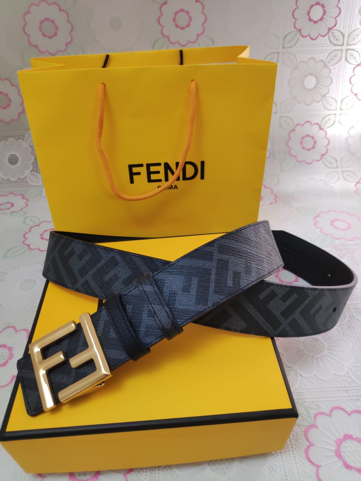 ✨️極美品✨️ フェンディ FFスクエア レザー リバーシブル ベルト