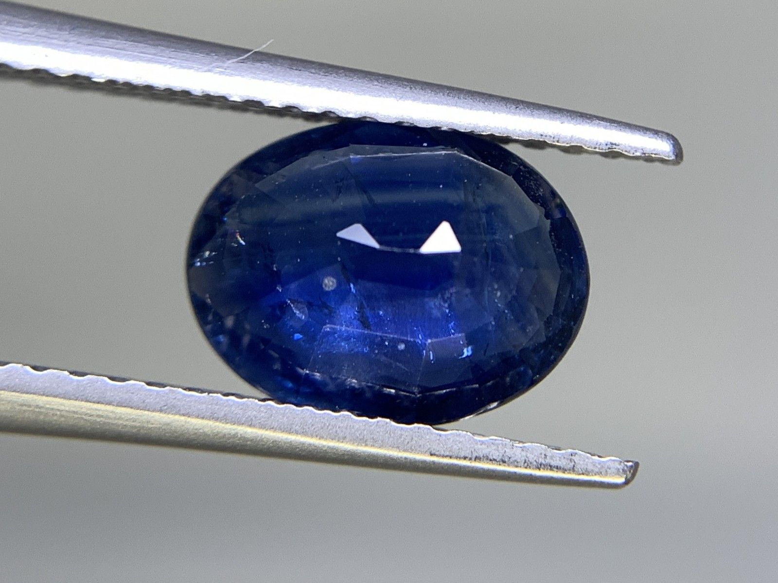サファイア 1.851ct 宝石ソーティング付き 9.1㎜×6.9㎜×3.1㎜ ルース 