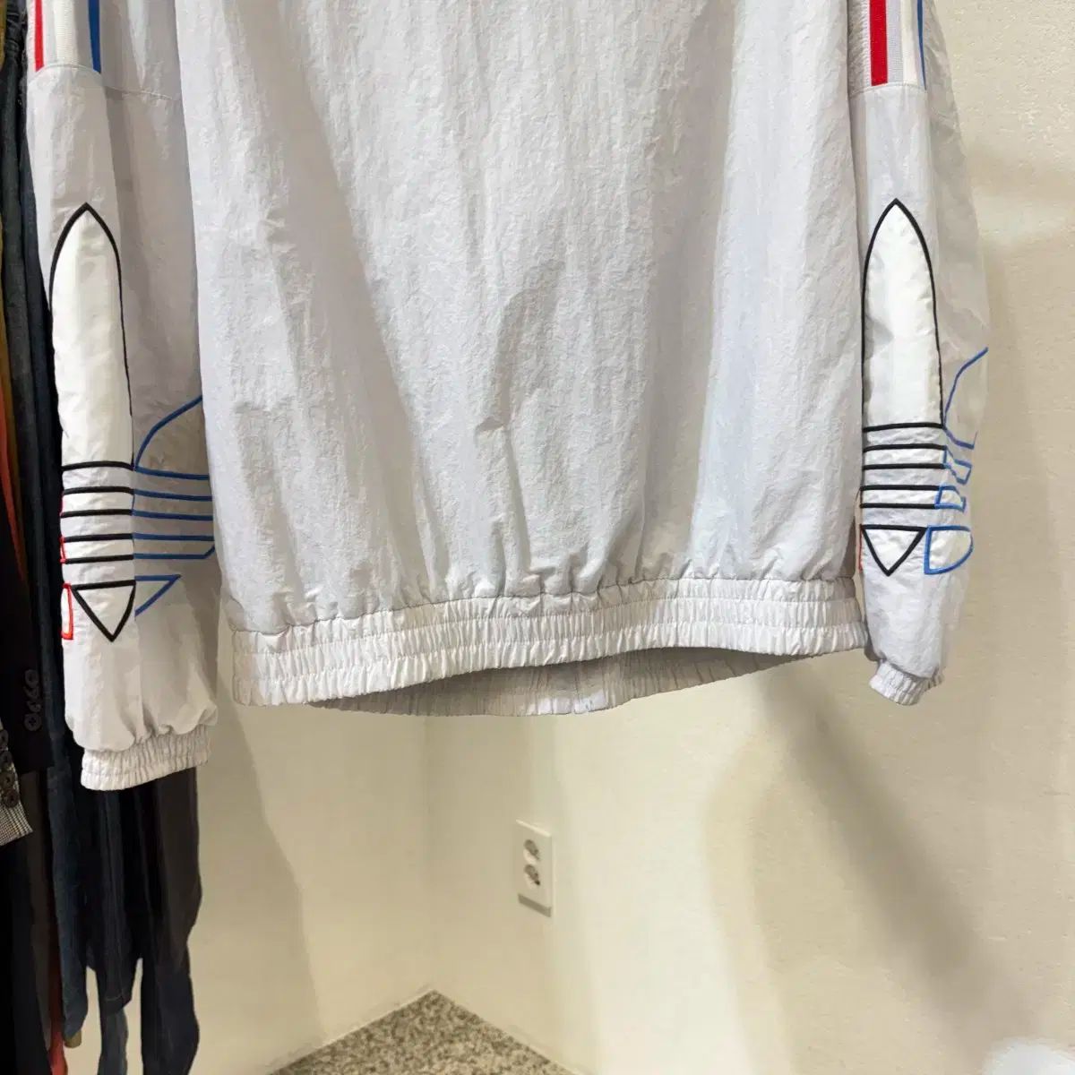 3本線 ウィンドブレーカー