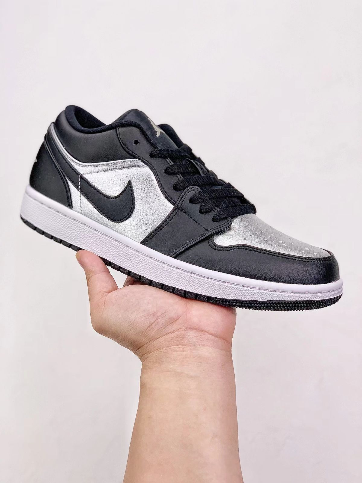 Air Jordan 1 Low Silver Toe DA5551-001