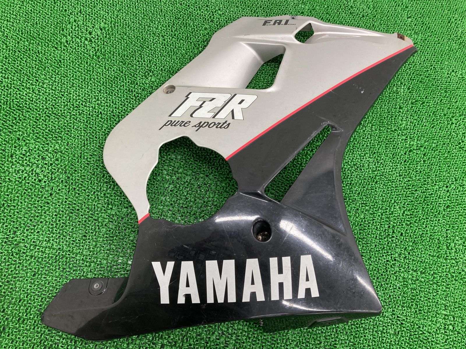 FZR250 サイドカウル 右 黒 ヤマハ 純正 バイク 部品 2KR アンダーカウル ペイント素材に 割れ欠け無し 品薄 希少品 車検 Genuine 【中古】 28