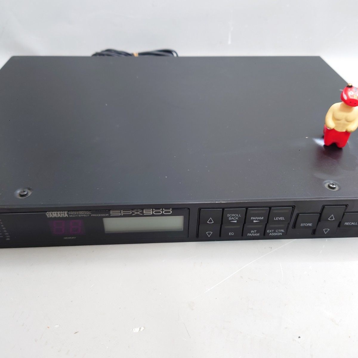 Yamaha SPX900 マルチエフェクトプロセッサー YAMAHA SPX900 プロフェッショナル マルチエフェクト サウンド