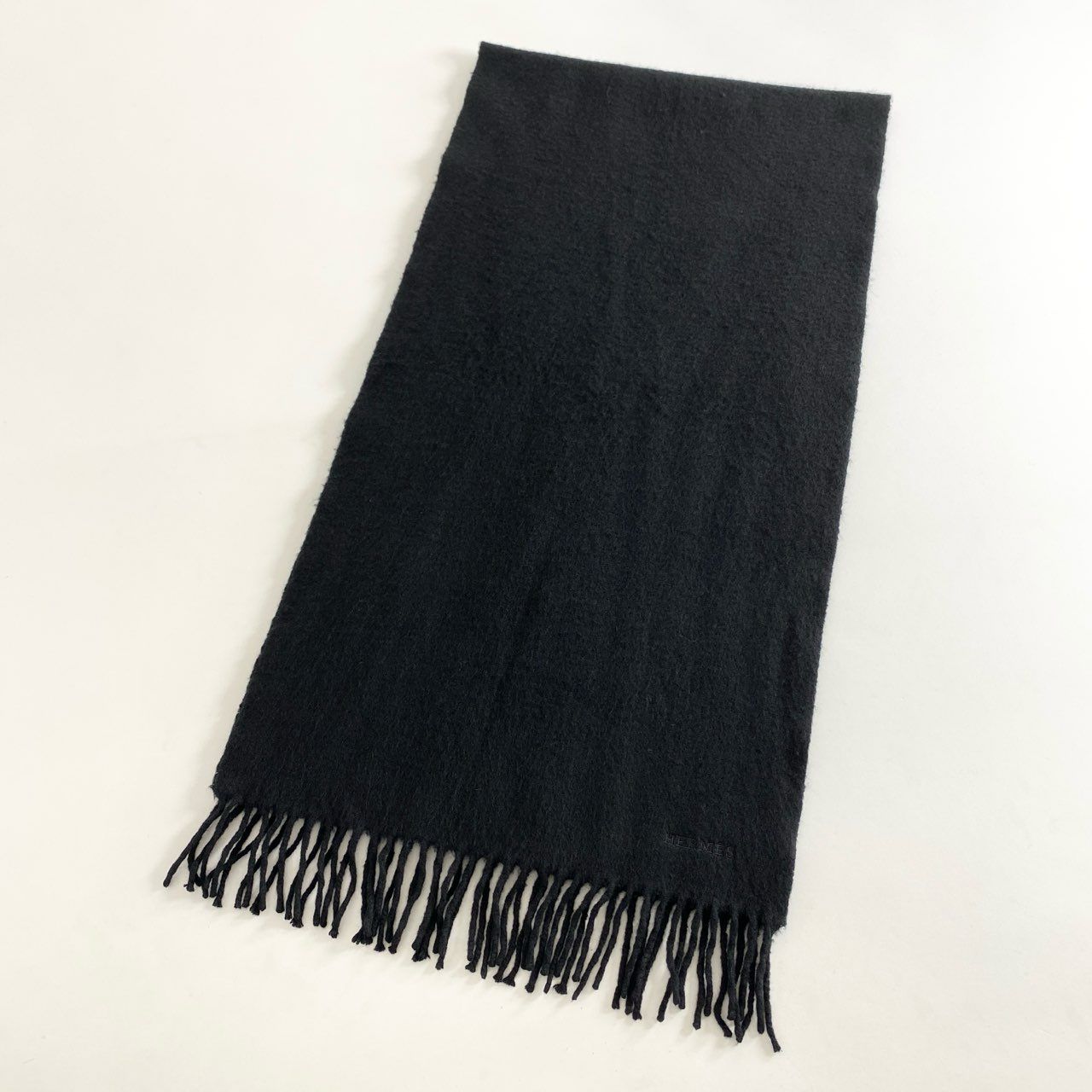 HERMES 100%カシミヤ マフラー ブラック スコットランド製 HERMES 100%カシミヤ マフラー ブラック スコットランド製 HERMES 100