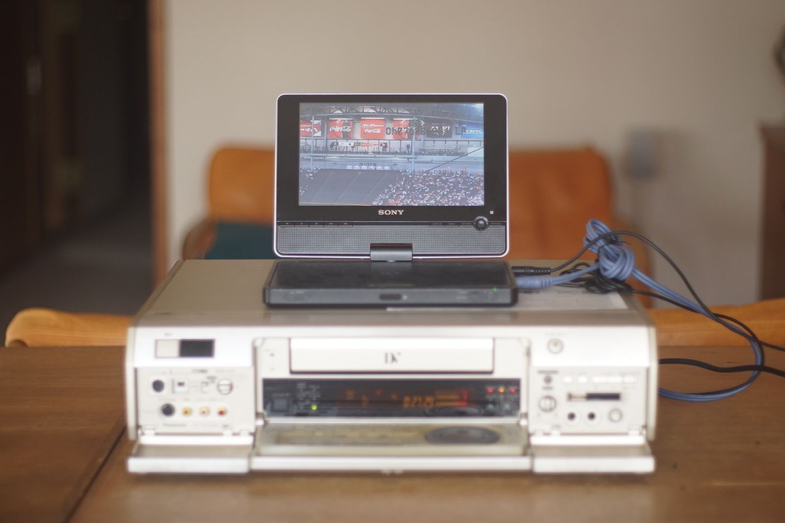 NV-DV10000