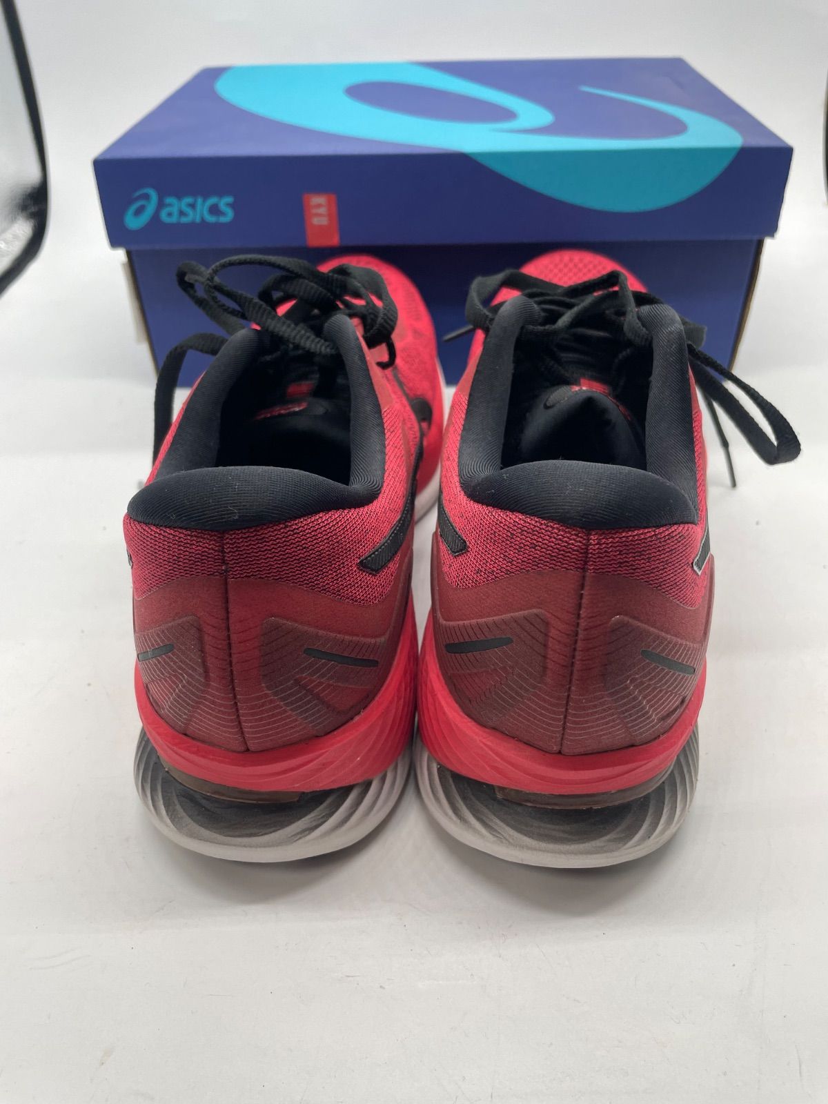 美品　ASICS アシックス GlideRide ランニングシューズ　26㎝ アシックス『GLIDERIDE MAX』は最新技術が“全部入り”の豪華な