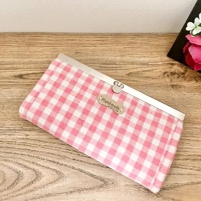 がま口長財布　ギンガムチェック柄ピンク　ハンドメイド　がま口　文鎮　口金　財布　大容量　がまぐち　 長財布　ギンガム　チェック　柄　桃色