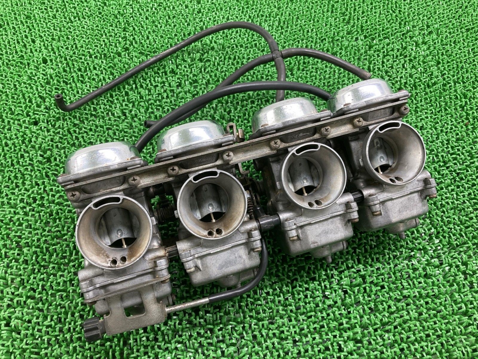 ゼファー1100 キャブレター V776 カワサキ 純正 バイク 部品 ZRT10A 割れ欠け無し ケイヒン KEIHIN ZEPHYR1100 【中古】 86 ゼファー1100 キャブレター V776 カワサキ 純正 バイク 部品 ZRT10A