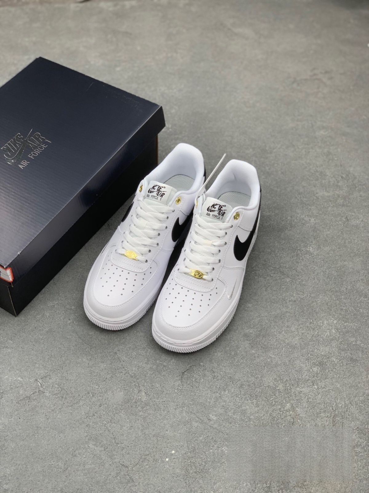 NIKE ★ Air Force 1 '07 LV8 40th Anniversary ★ 送料・関税込 NIKE(ナイキ) / AIR FORCE 1 07 LV8 40TH_エア フォース 1 07