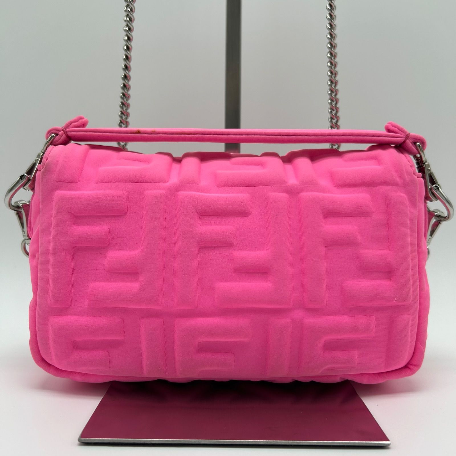 希少品】FENDI ショルダーバッグ マンマバケット FF金具 希少品】FENDI ショルダーバッグ マンマバケット FF金具