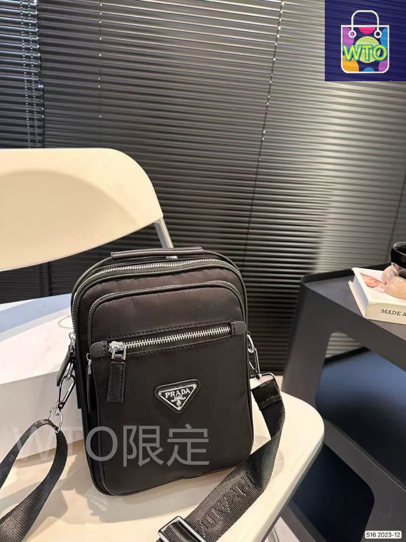 新品未使用 PRADA プラダ 三角 ショルダーバッグ-WTO輸入1