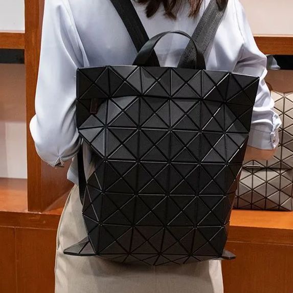 新品 BAOBAO ISSEY MIYAKE バオバオ イッセイミヤケ リュック ランドセルバッグ トートバッグ 5色 - メルカリ