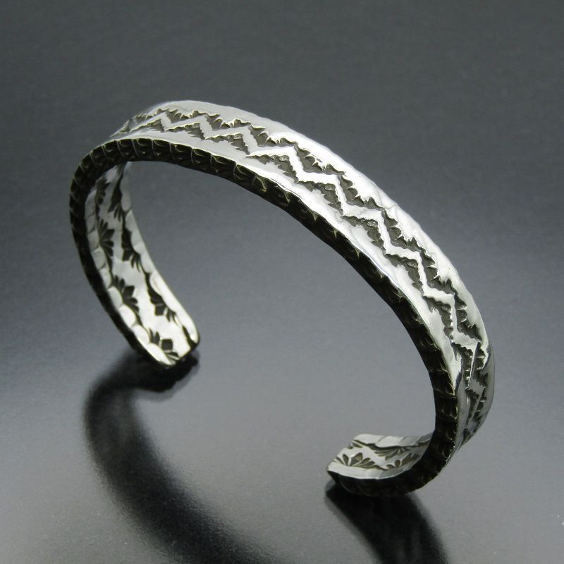 Sunshine Reeves ナバホ族 バングル 4面スタンプワーク サンシャイン