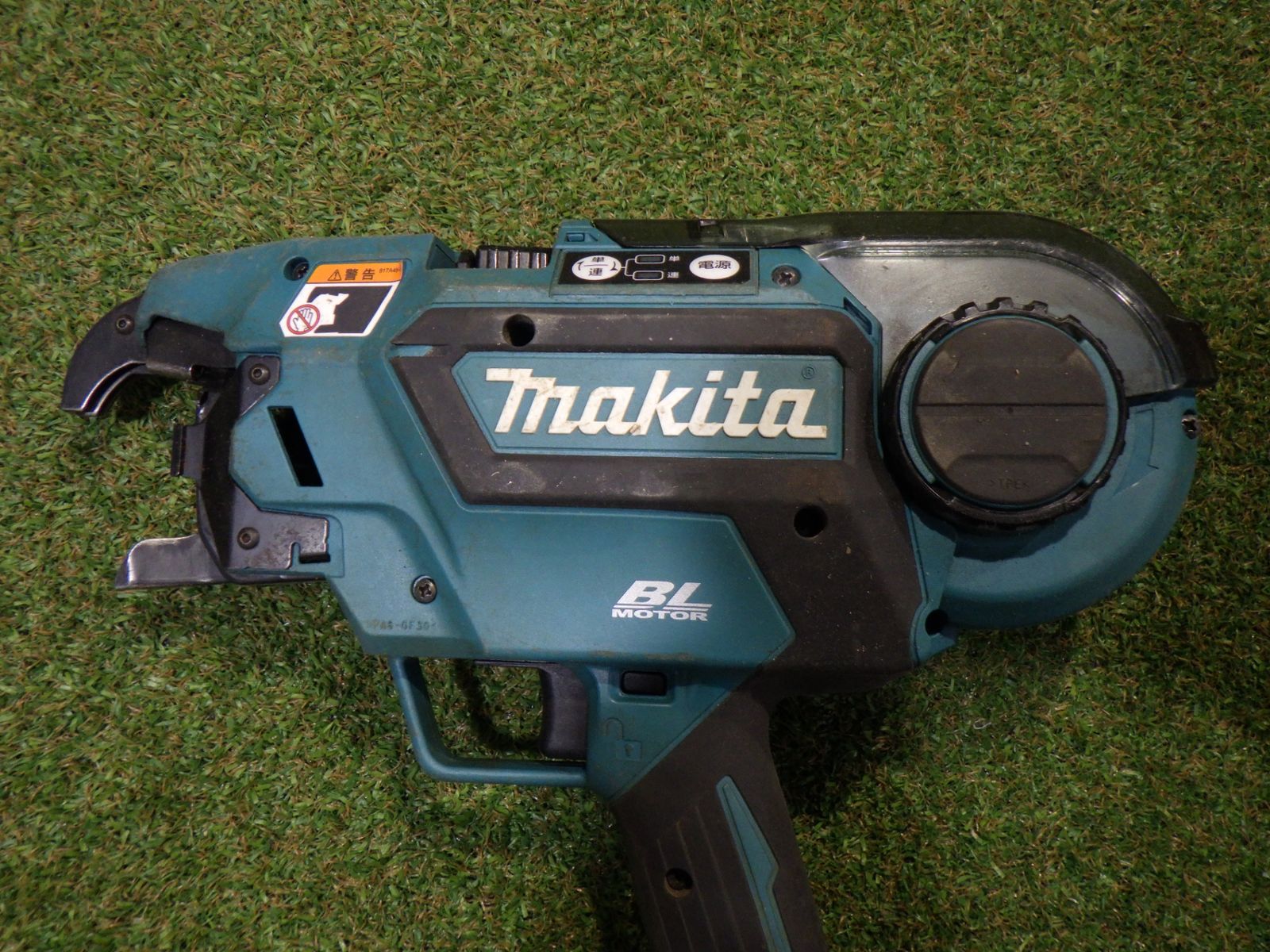 マキタ 充電式鉄筋結束機 TR180D 通電しています 18V 動作不良 部品取り ジャンク品