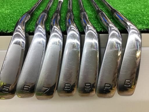 23インチ JAPANNEXT、40型5Kのウルトラワイド湾曲モニター。23.8型白色筐体