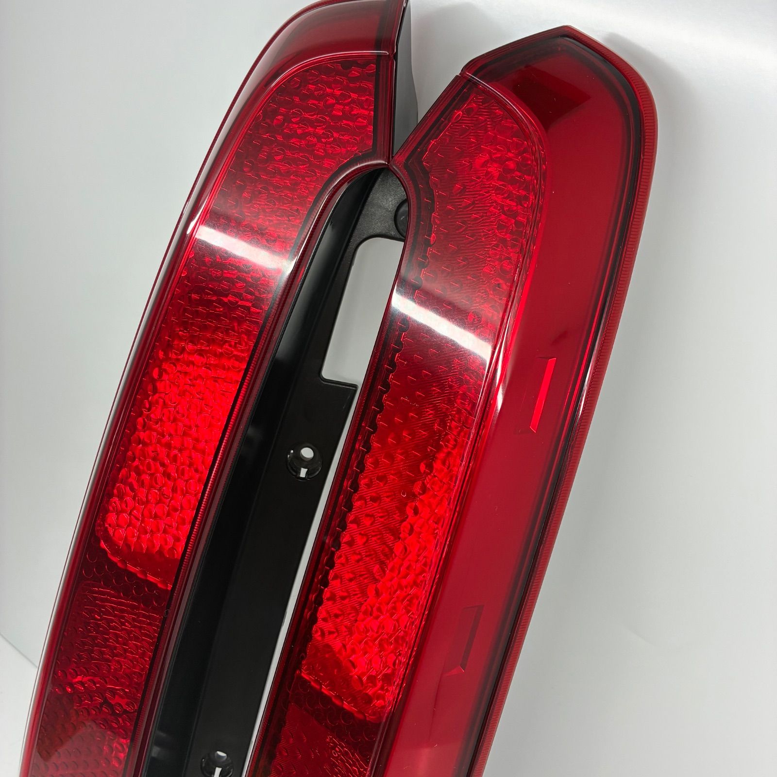 中古】日産C25セレナ純正加工LEDクリアテールランプ左右セット(ICHIKOH 
