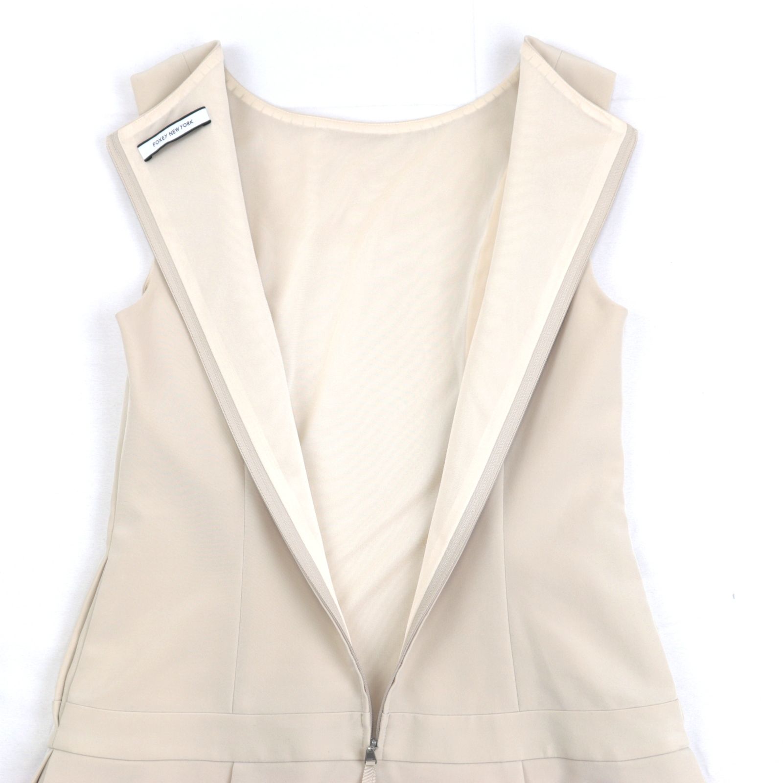 FOXEY NEW YORK 38ノースリーブワンピース ベージュ FOXEY NEW YORK(フォクシーニューヨーク) ワンピース サイズ38 M