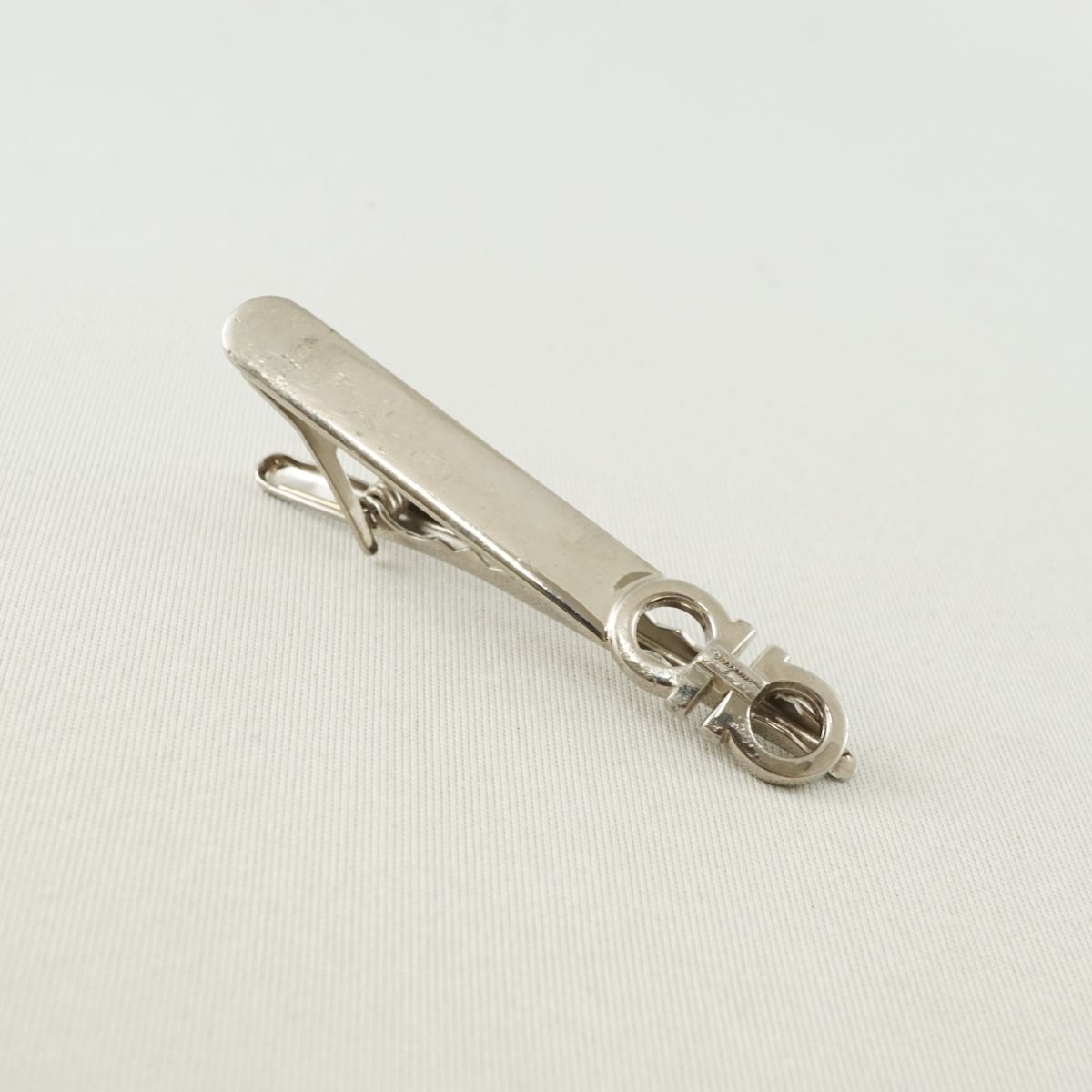 ネクタイピン Ferragamoフェラガモ Salvatore Ferragamo