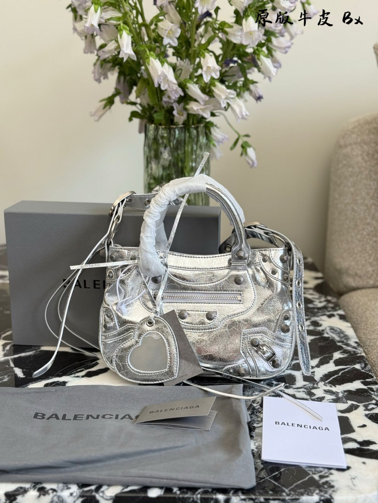バレンシアガ モーターバッグ 今日特価】Balenciaga White Motorcycle Bag - バレンシアガ