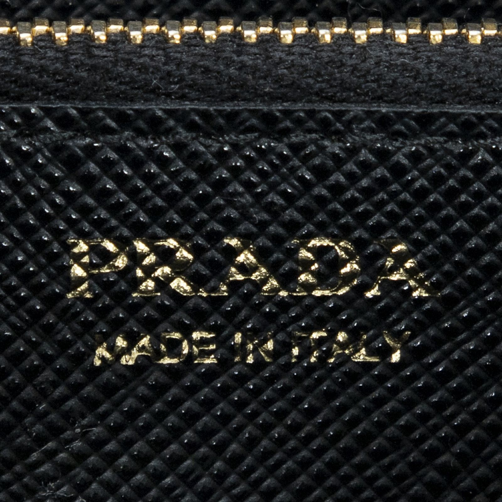 プラダコンチネンタルウォレット黒サフィアーノレザーA