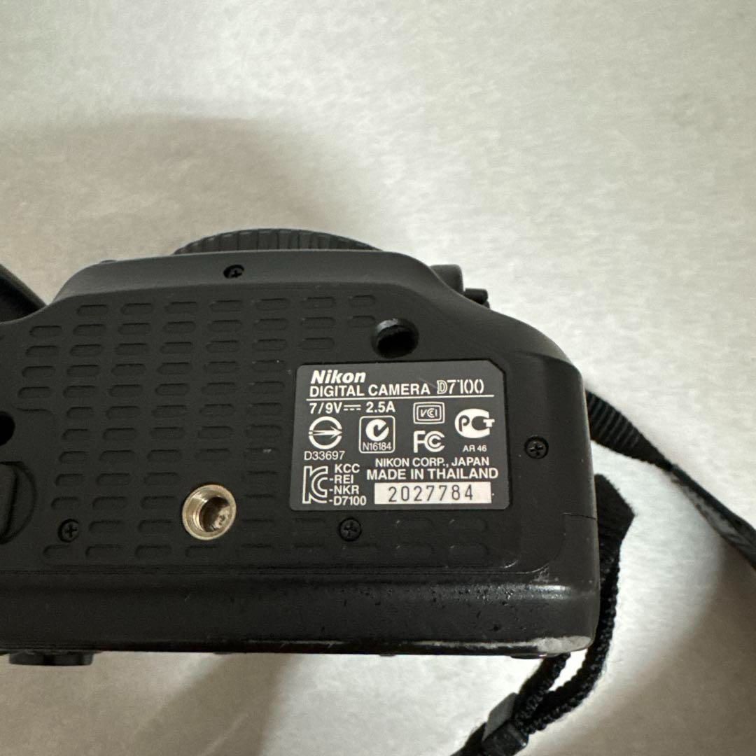 デジタル一眼レフカメラ ボディー