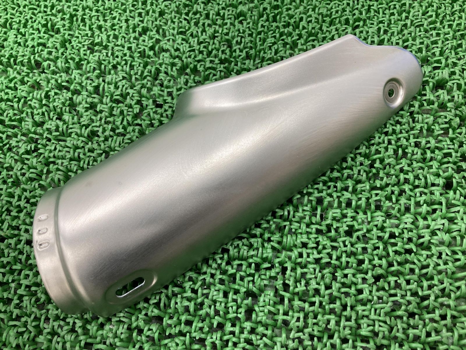 R1250GSアドベンチャー マフラーヒートガード  純正 バイク 部品 マフラーカバー 割れ欠け無し 品薄 希少品 【中古】 18 R1250GSアドベンチャー マフラーヒートガード BMW 純正 中古 バイク