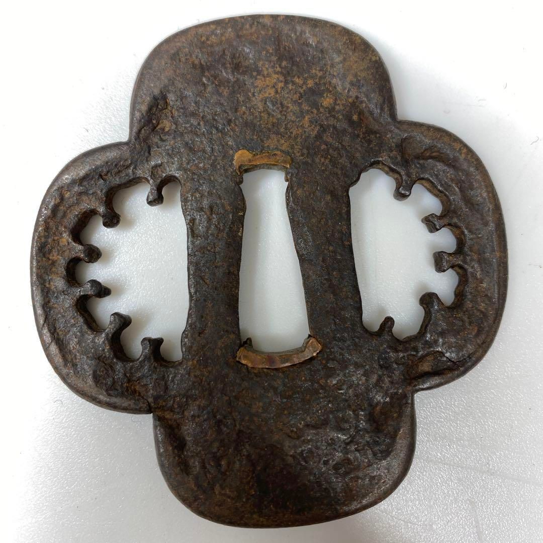 喰出鐔 鉄地木瓜形桐唐草文鐔 無銘 肥後象嵌 両櫃孔 金象嵌 五三桐紋