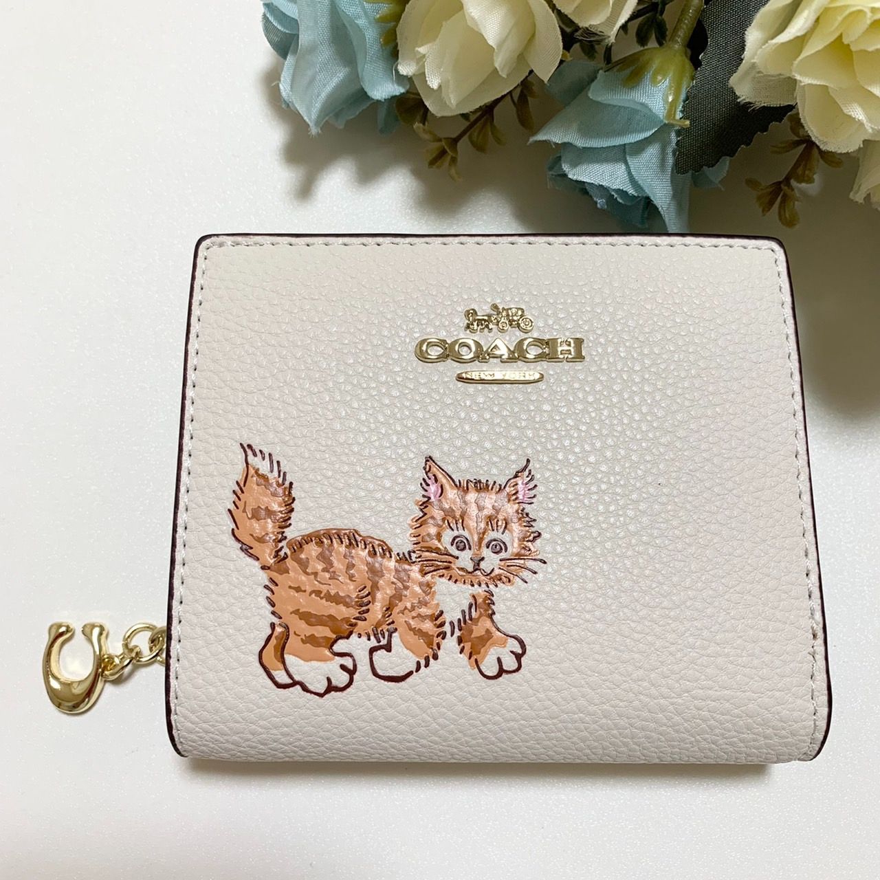 新品・国内在庫】COACH スナップ ウォレット・ダンシング キトゥン 二