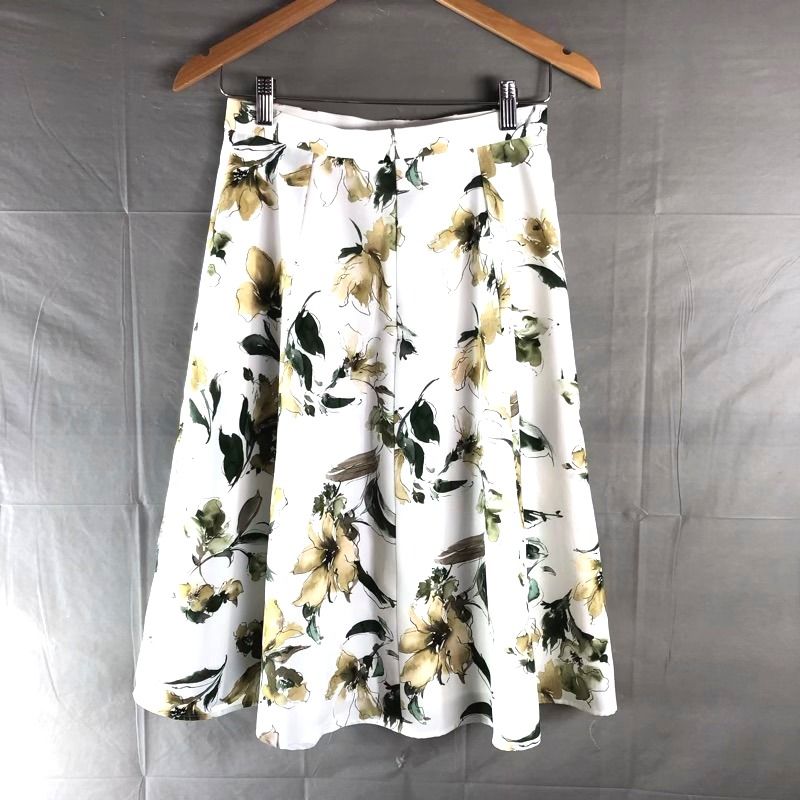 ジャスグリッティー JUSGLITTY スカート フ 花柄プリント 裏地付き ホワイト系 2サイズ 2025083100216