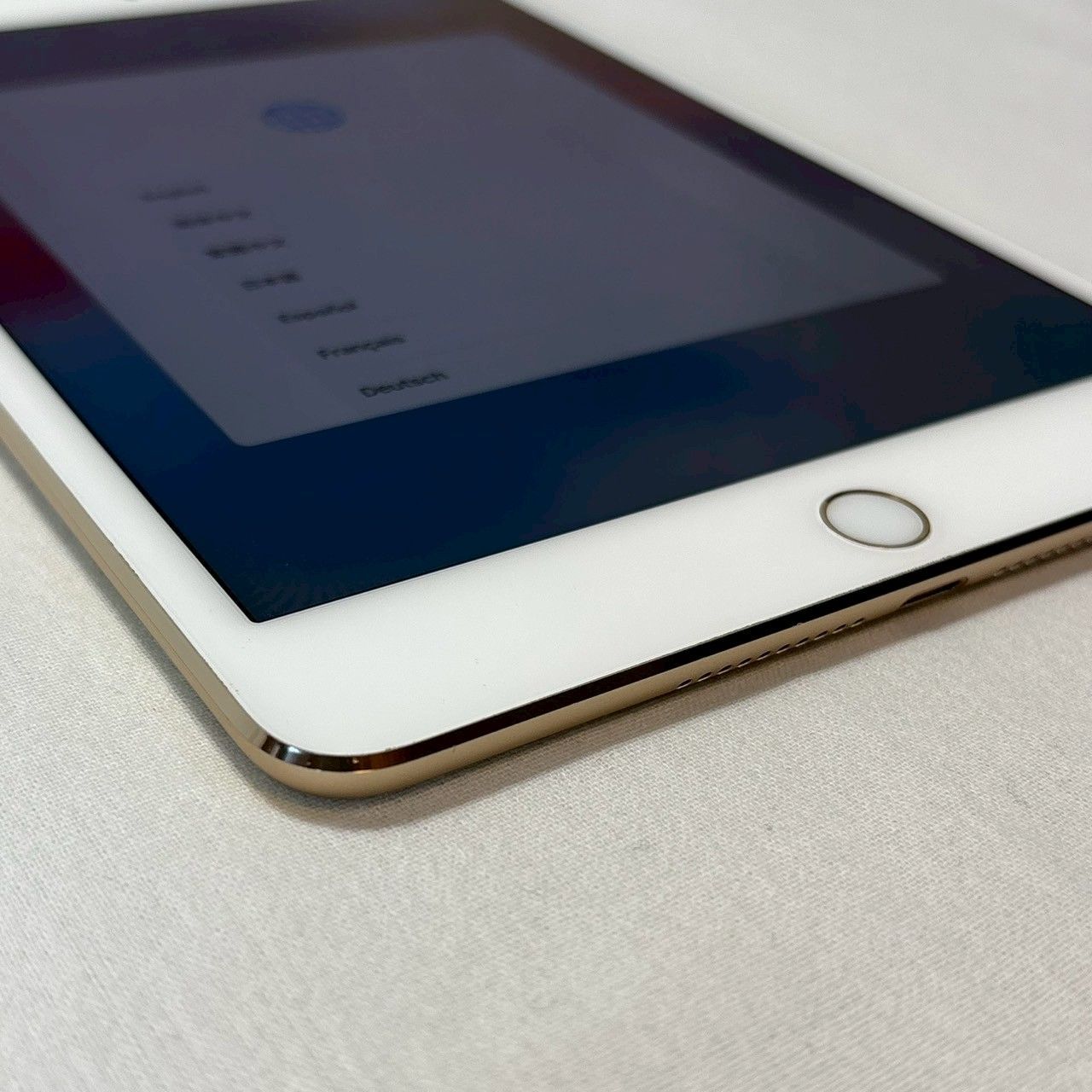 iPad|mini|4|32GB|ゴールド|SIMロックあり|au|バッテリー良好|No.1281