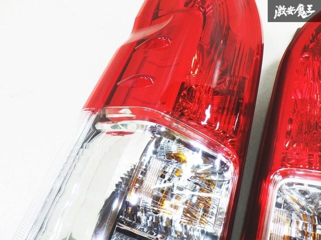 現行 美品 新車外し】トヨタ純正 200系 200 ハイエース 4型 5型
