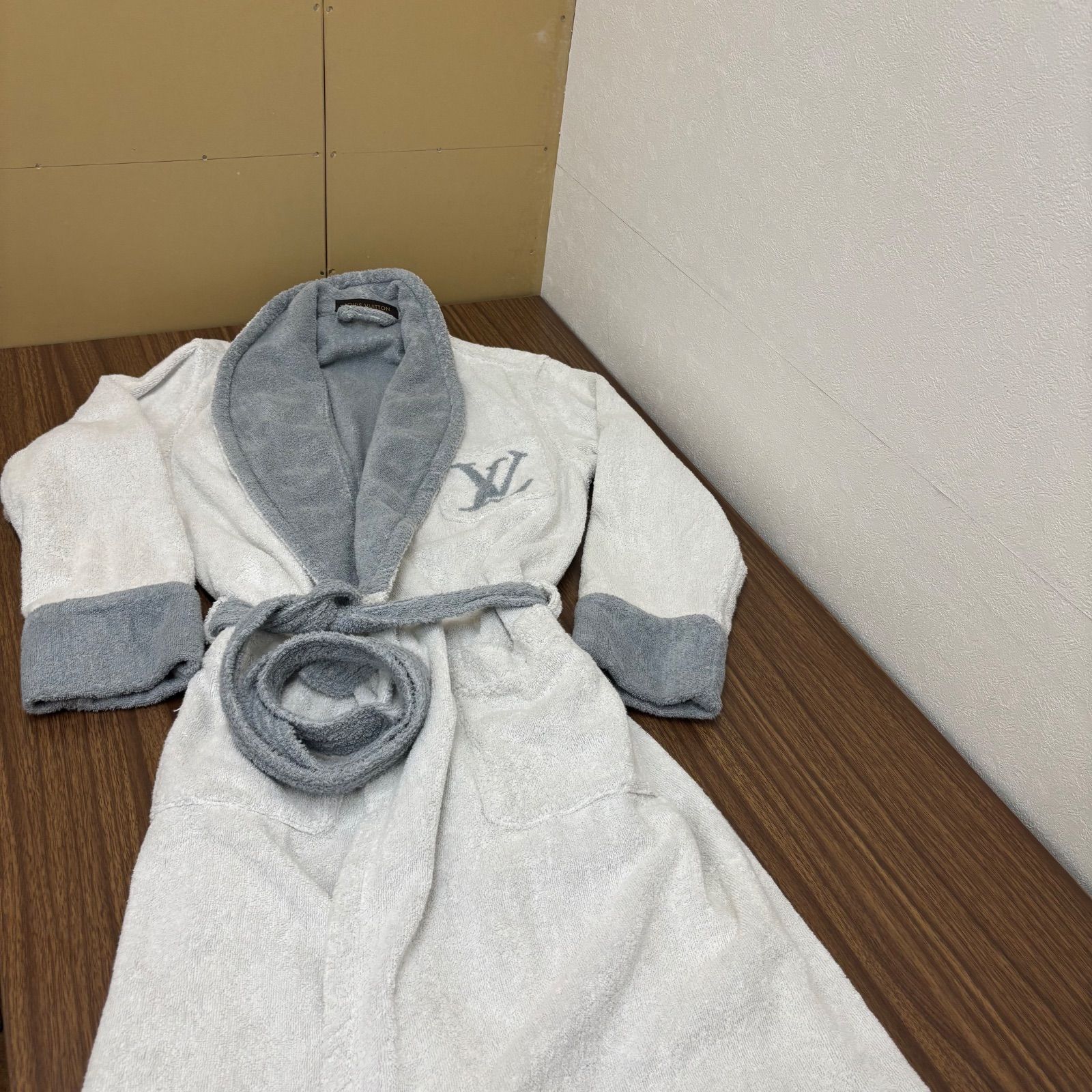 LOUIS VUITTON ルイ ヴィトン バスローブ タオル ガウン ロング ロゴ ホワイト グレー RM081M コットン サイズ表記XXS