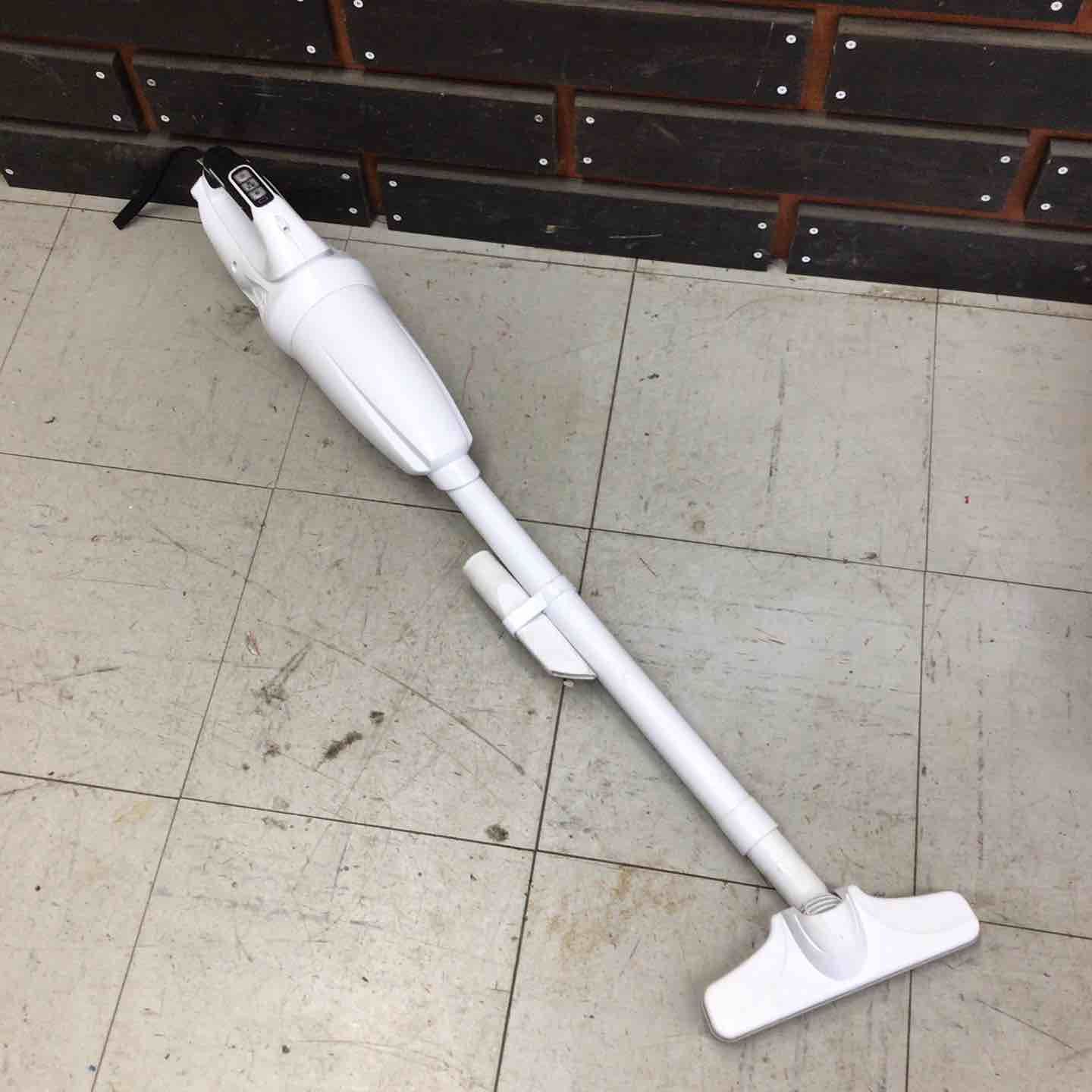 中古品】 日立/HITACHI コードレスクリーナー R14DA(NN) 【鴻巣