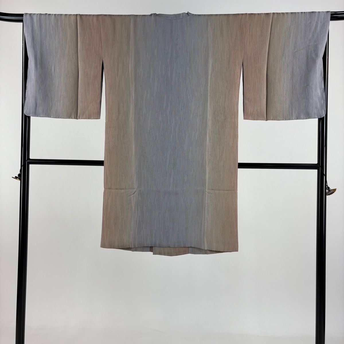 道行 身丈103cm 裄丈67.5cm L 和装コート 角衿 地紋 ぼかし 灰紫 正絹