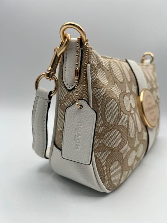 フォローしていただくと2000円OFFクーポン配布中! COACH コーチ 